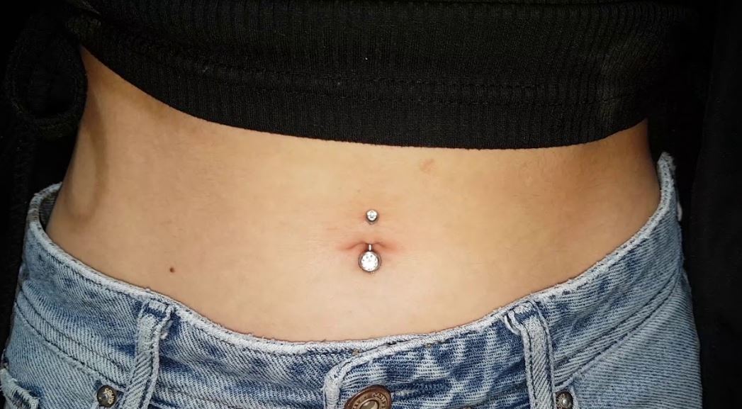 Göbek Piercing Acıyor mu?