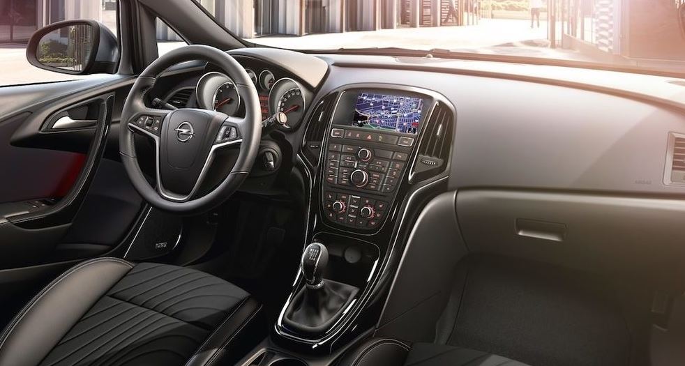 Opel Astra İç Aydınlatma Sönmüyor