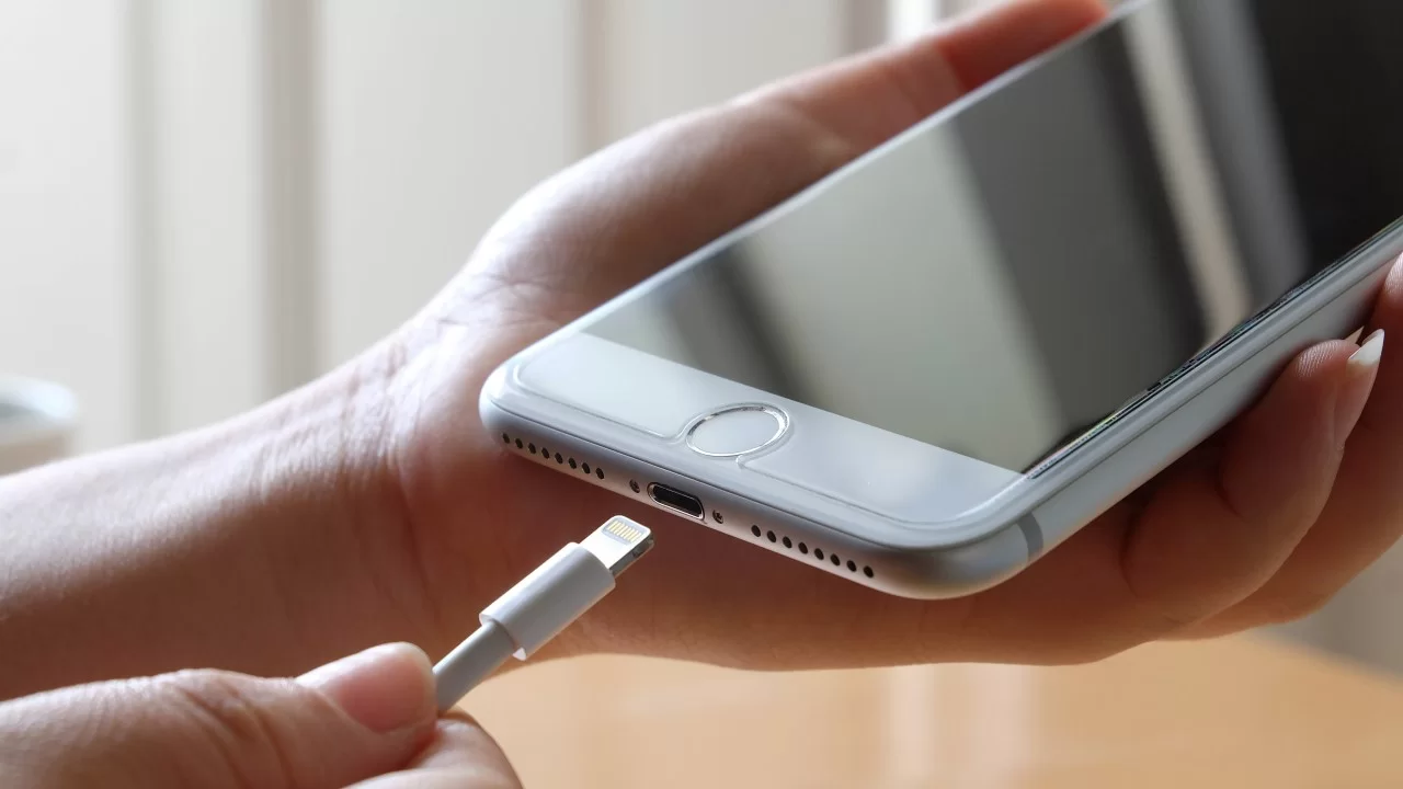 iphone şarj oluyor gözüküyor ama olmuyor